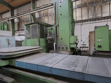 Vista frontal de la máquina TOS WHN 13.8 CNC