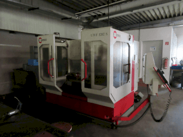 Vista frontal de la máquina HERMLE UWF 1202 S