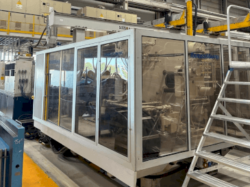 Vista frontal de la máquina Krauss Maffei 800-5000MC4