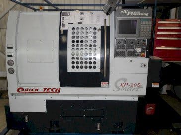 Vista frontal de la máquina Quick-Tech XP-20S