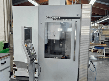Vista frontal de la máquina DMG DECKEL MAHO DMC 635V