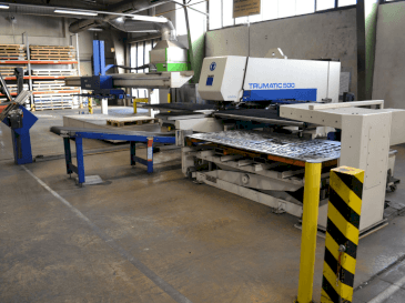 Vista frontal de la máquina TRUMPF Trumatic 500