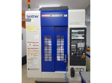Vista frontal de la máquina Brother M200X3