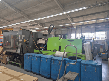 Vista frontal de la máquina Engel Victory 2050H500V/300 Combi