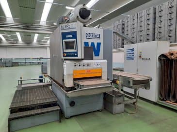 Vista frontal de la máquina Costa CCCC 600