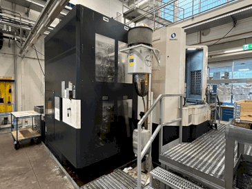 Vista frontal de la máquina Makino a81