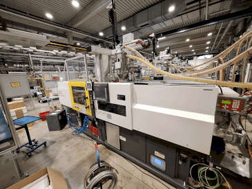 Vista frontal de la máquina FANUC Roboshot S100iA