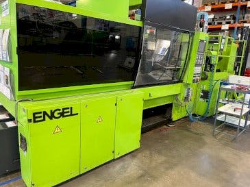 Vista frontal de la máquina Engel ES 650/150 HL