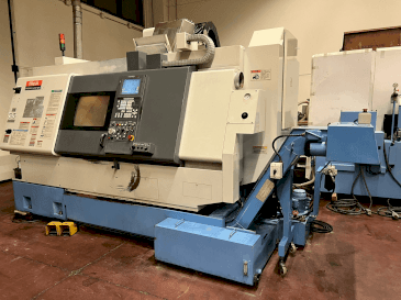 Vista frontal de la máquina Mazak Integrex 200 IIY