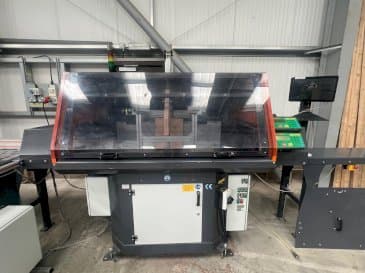 Vista frontal de la máquina TIGER UKA 600 Cross cut installation