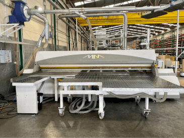 Vista frontal de la máquina MACMAZZA Top Saw