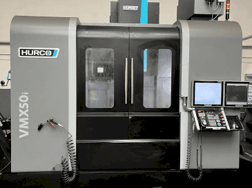Vista frontal de la máquina Hurco VMX50i