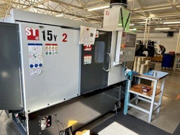 Vista frontal de la máquina HAAS ST-15Y (2019)