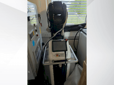 Vista frontal de la máquina FANUC LR Mate 200iD/7L