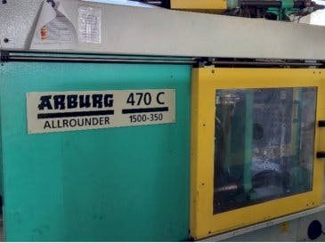 Vista frontal de la máquina Arburg Allrounder 470C 1500 - 350/150