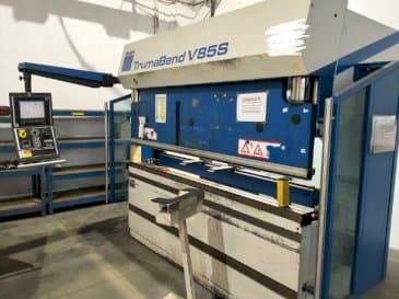 Vista frontal de la máquina Trumpf TrumaBend V85S