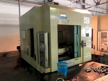 Vista frontal de la máquina Brother TC 32B