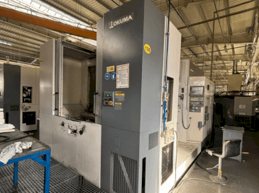 Vista frontal de la máquina Okuma MA 600 HB