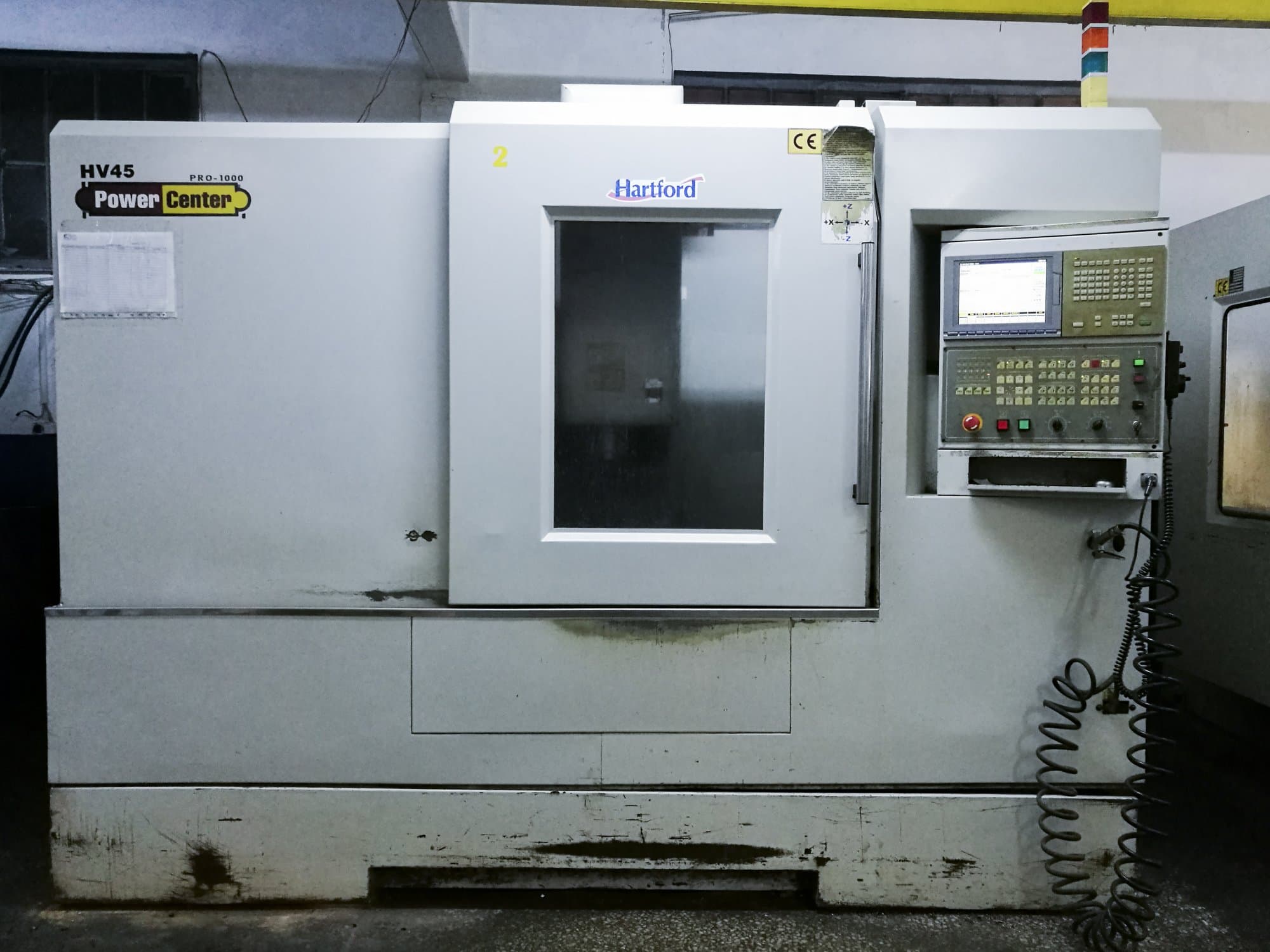 Vista frontal de la máquina Hartford PRO1000A