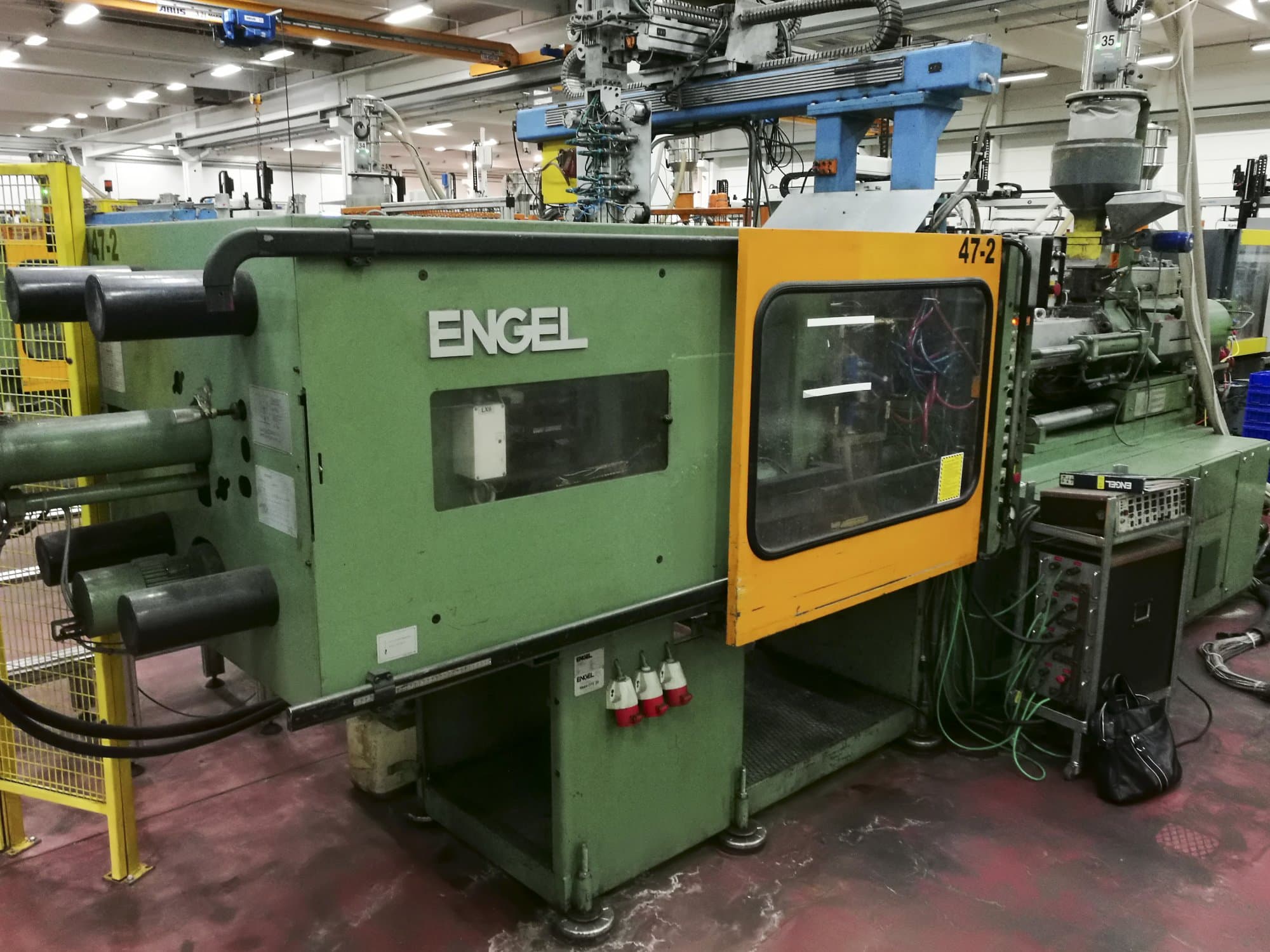 Vista izquierda de la máquina ENGEL ES 1300/200