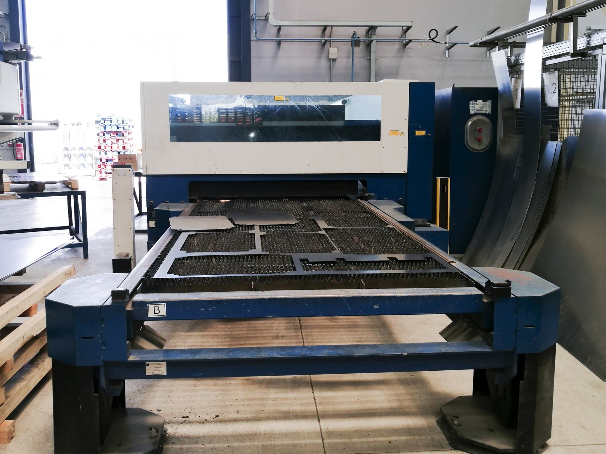 Vista frontal de la máquina Trumpf TruLaser 3530