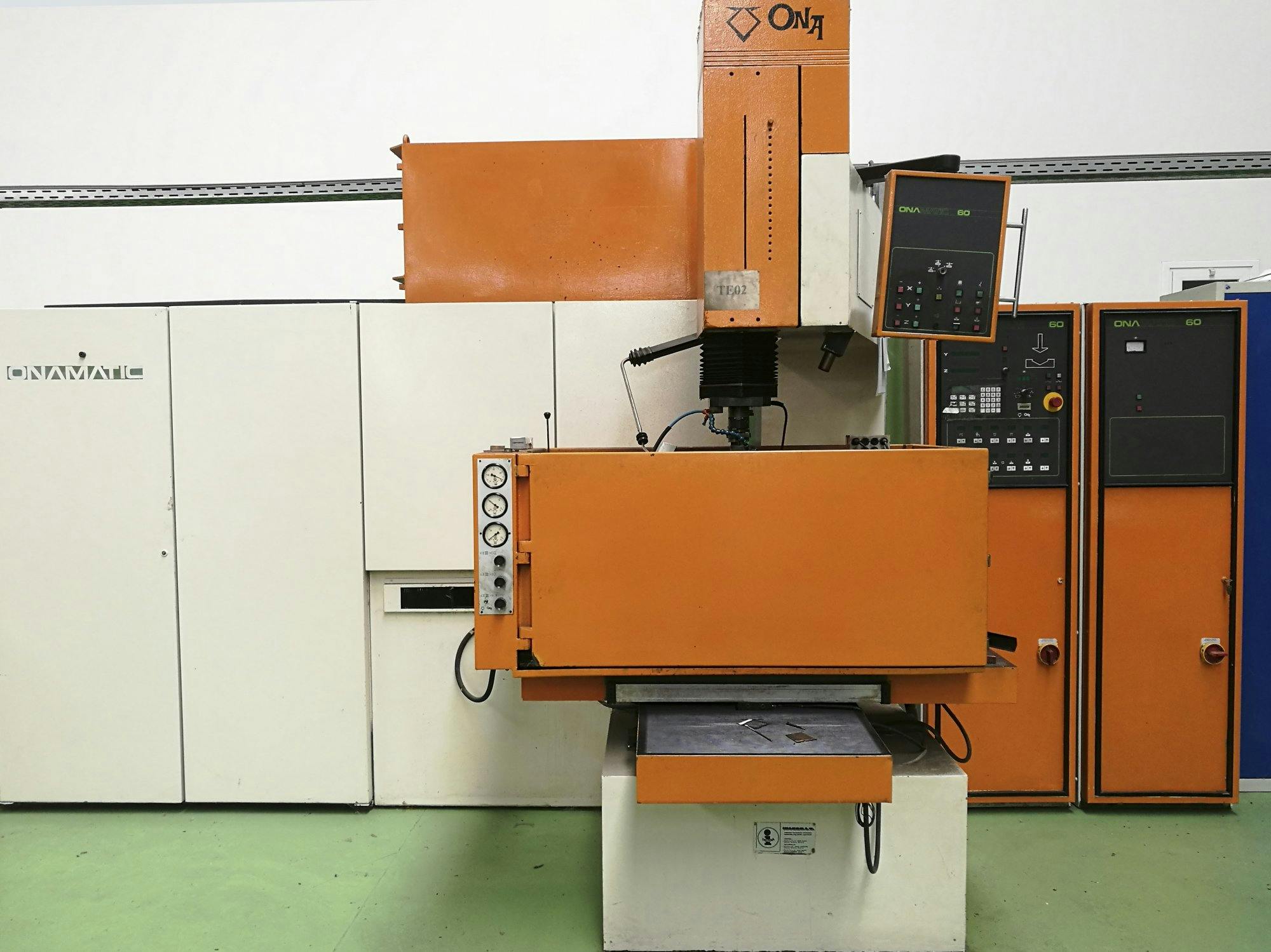 Vista frontal de la máquina ONA ONAMATIC 520