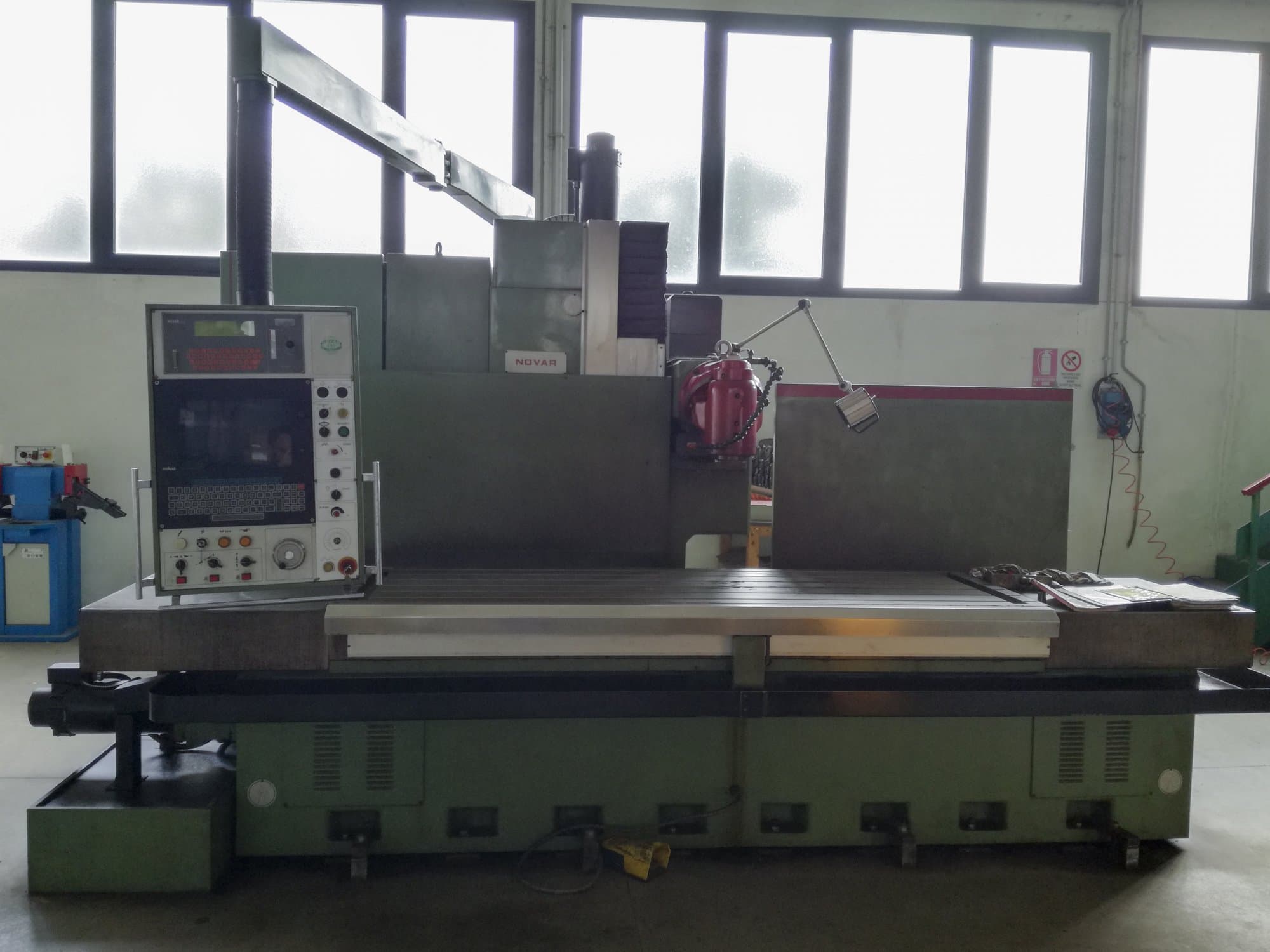 Vista frontal de la máquina NOVAR KBF 2500
