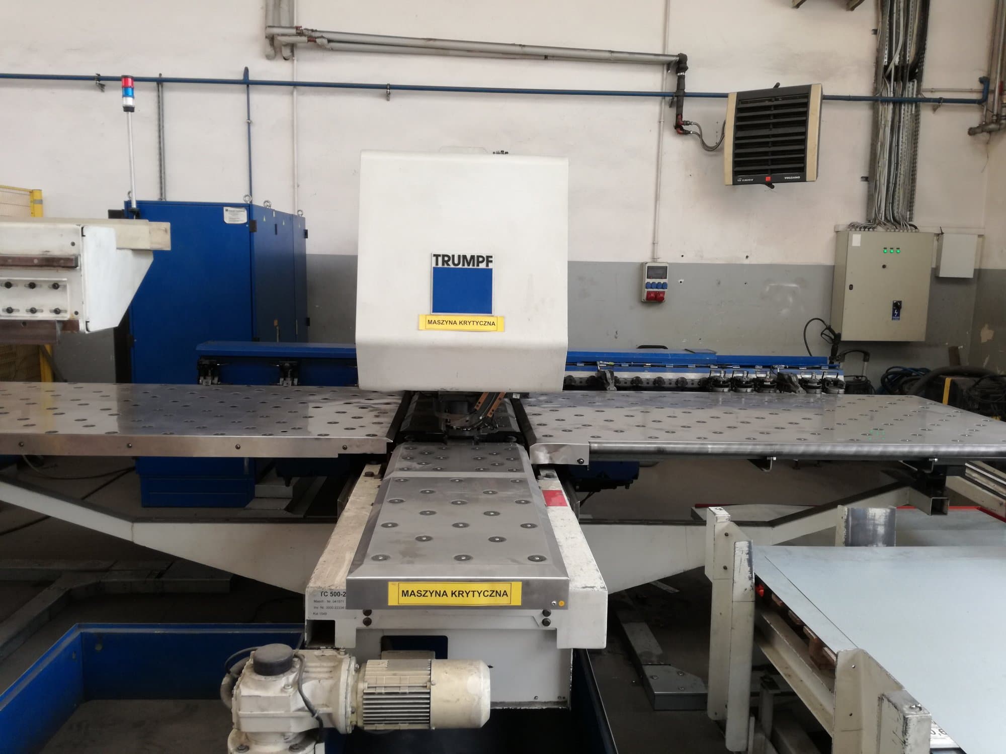 Vista frontal de la máquina Trumpf Trumatic 500