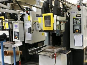 Vista derecha de la máquina Klöckner Desma 956.050