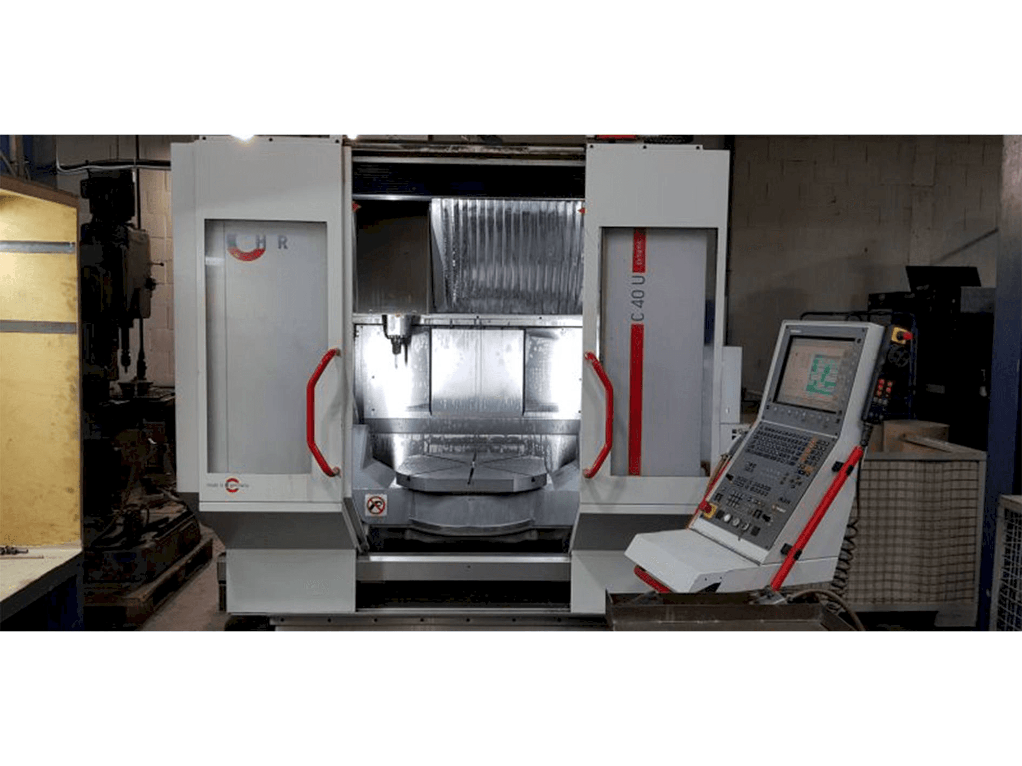 Vista frontal de la máquina HERMLE C40 U MT