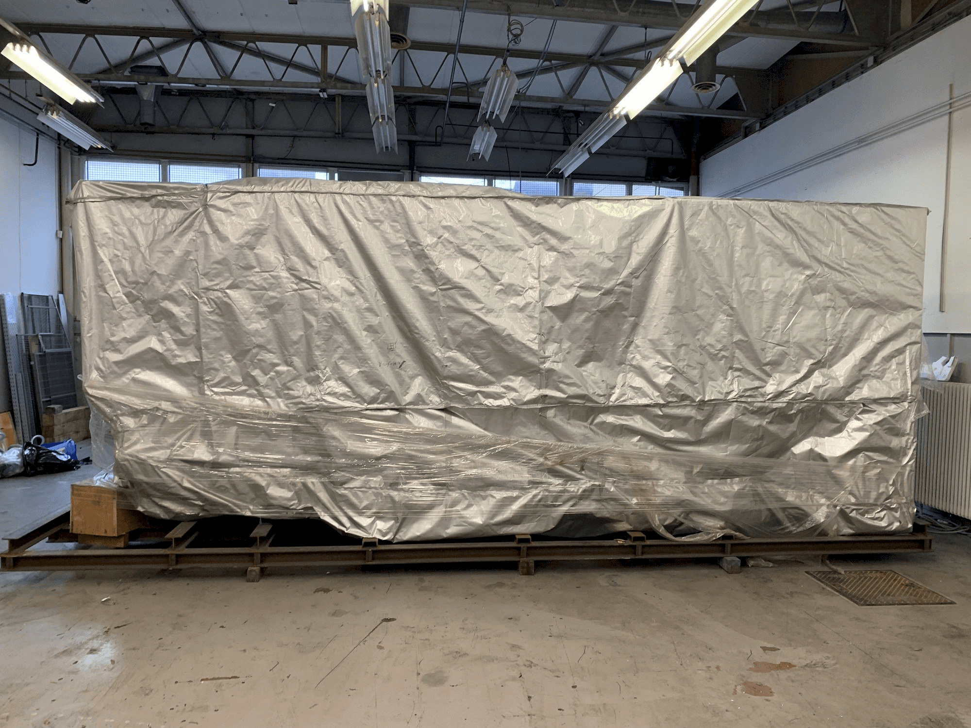 Vista frontal de la máquina YCM NH 500A