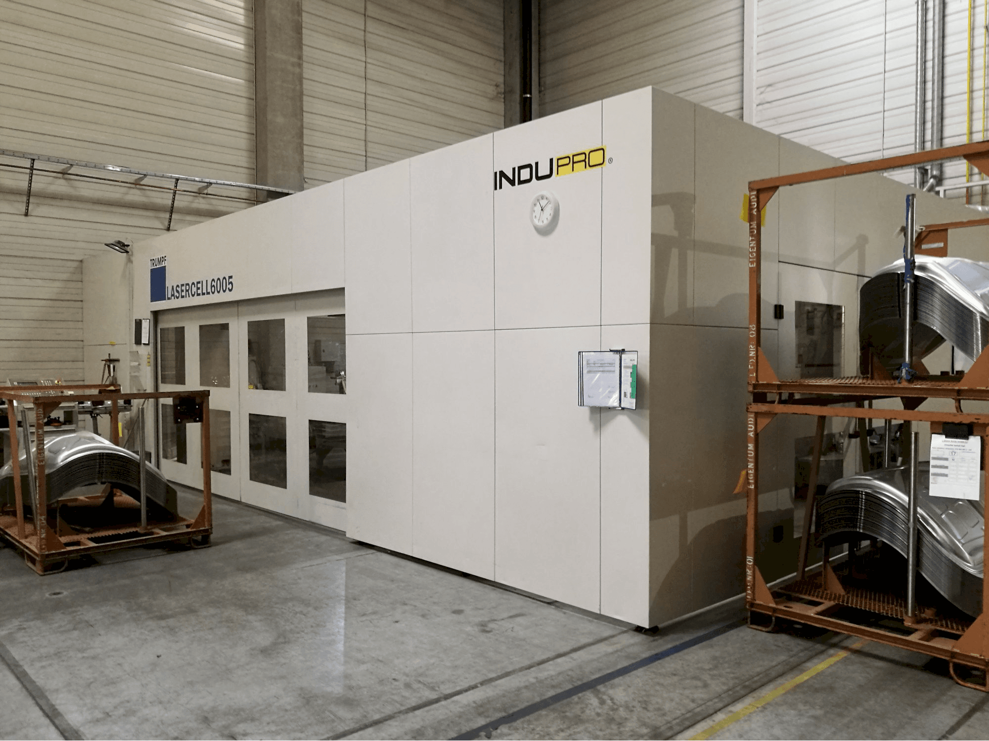 Vista derecha de la máquina Trumpf Lasercell 6005