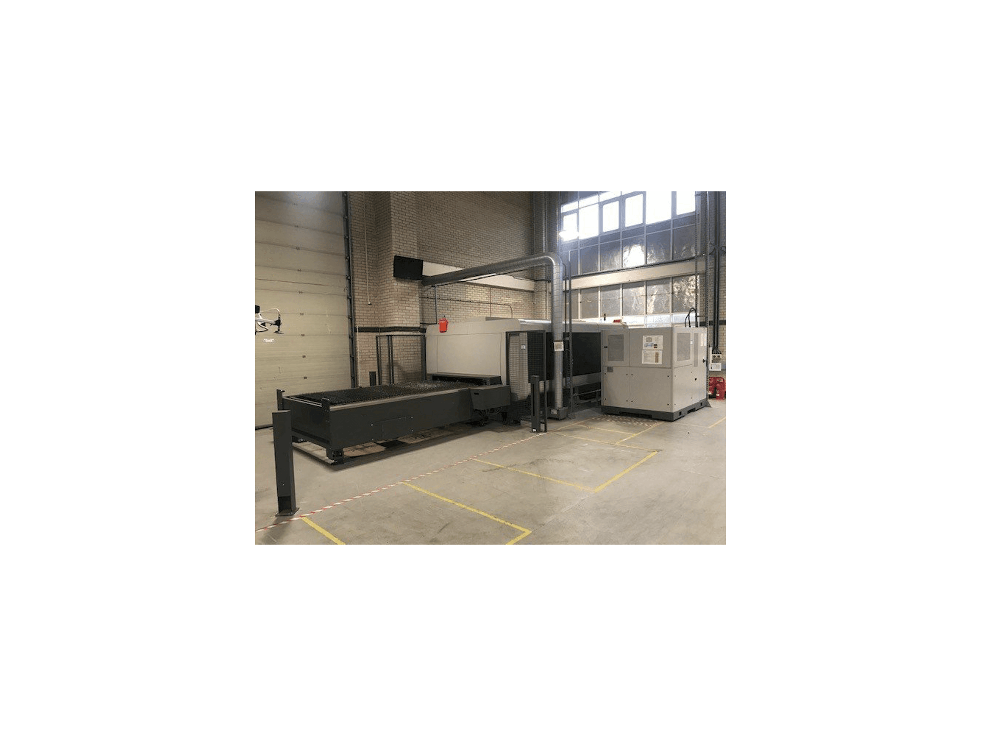 Vista frontal de la máquina Bystronic BySprint Fiber 3015