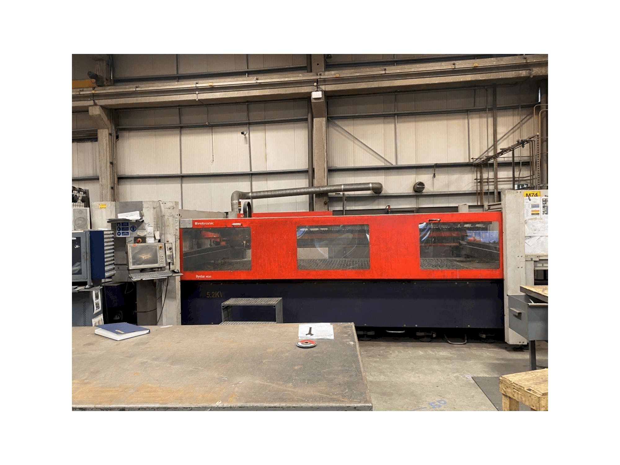 Vista frontal de la máquina Bystronic Bystar 4020