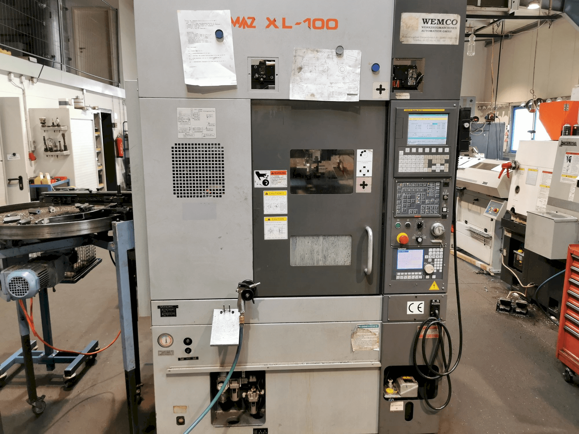 Vista frontal de la máquina Takamaz XL100