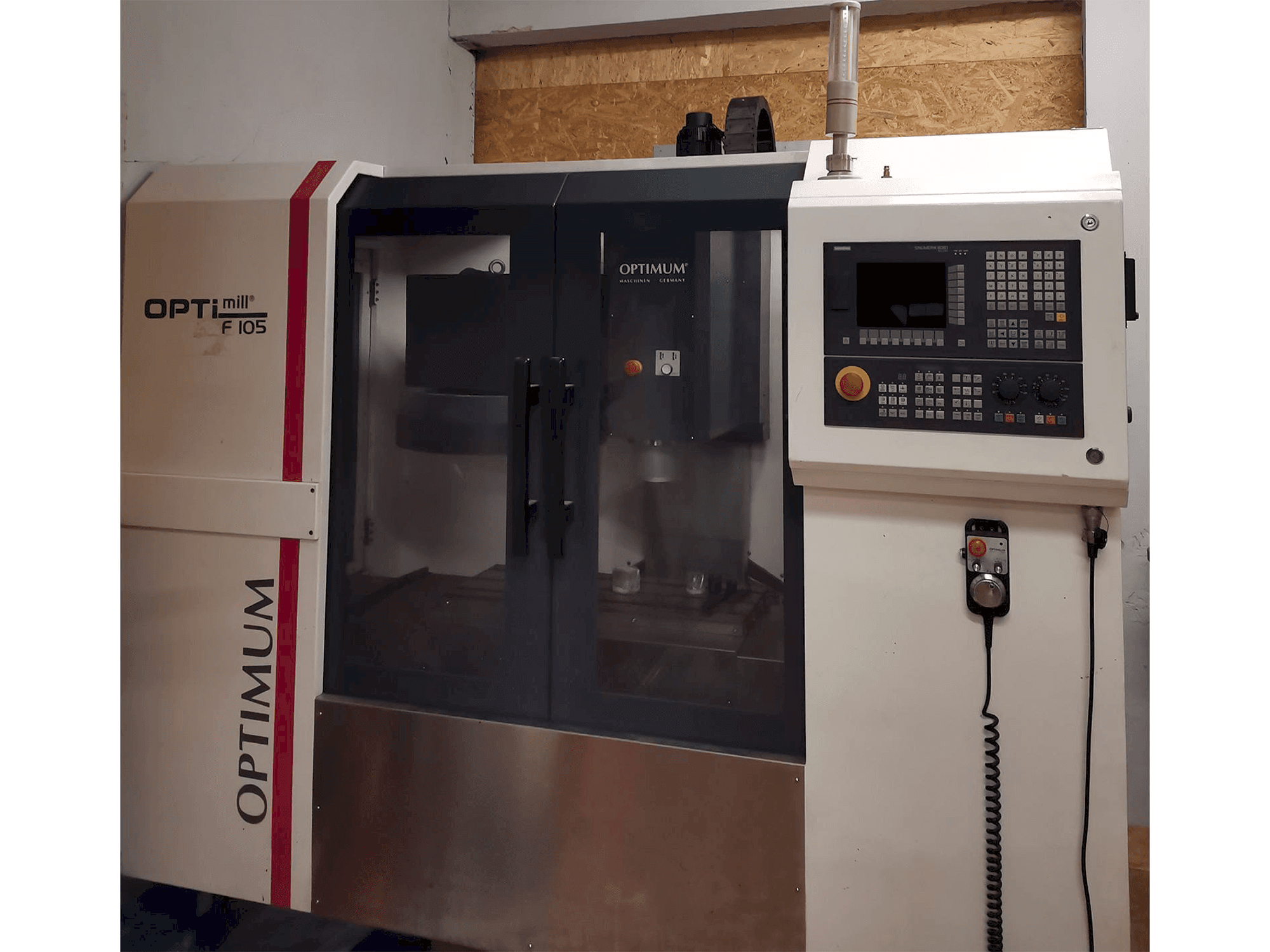 Vista frontal de la máquina Optimum F105