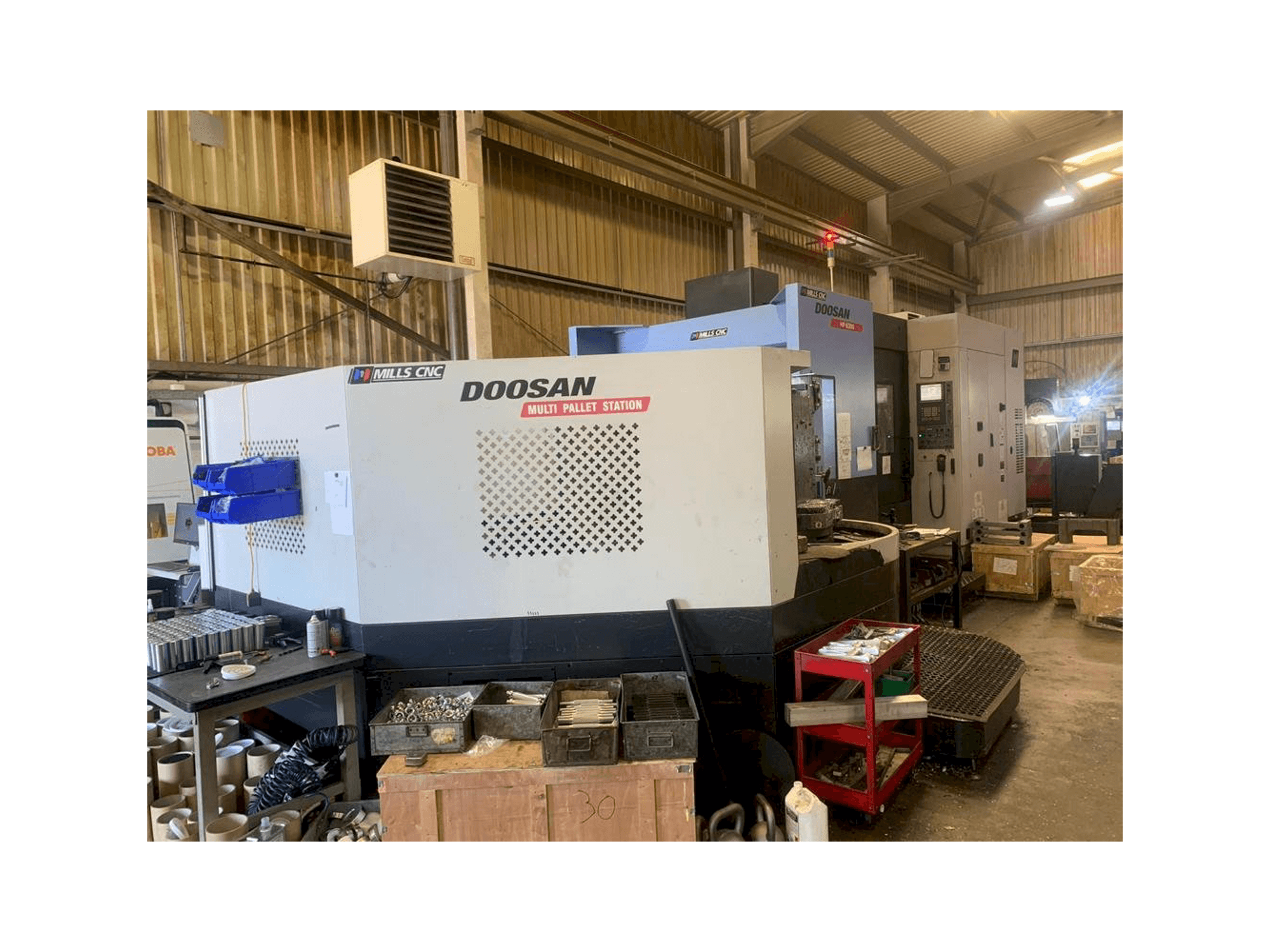 Vista frontal de la máquina Doosan HP 6300