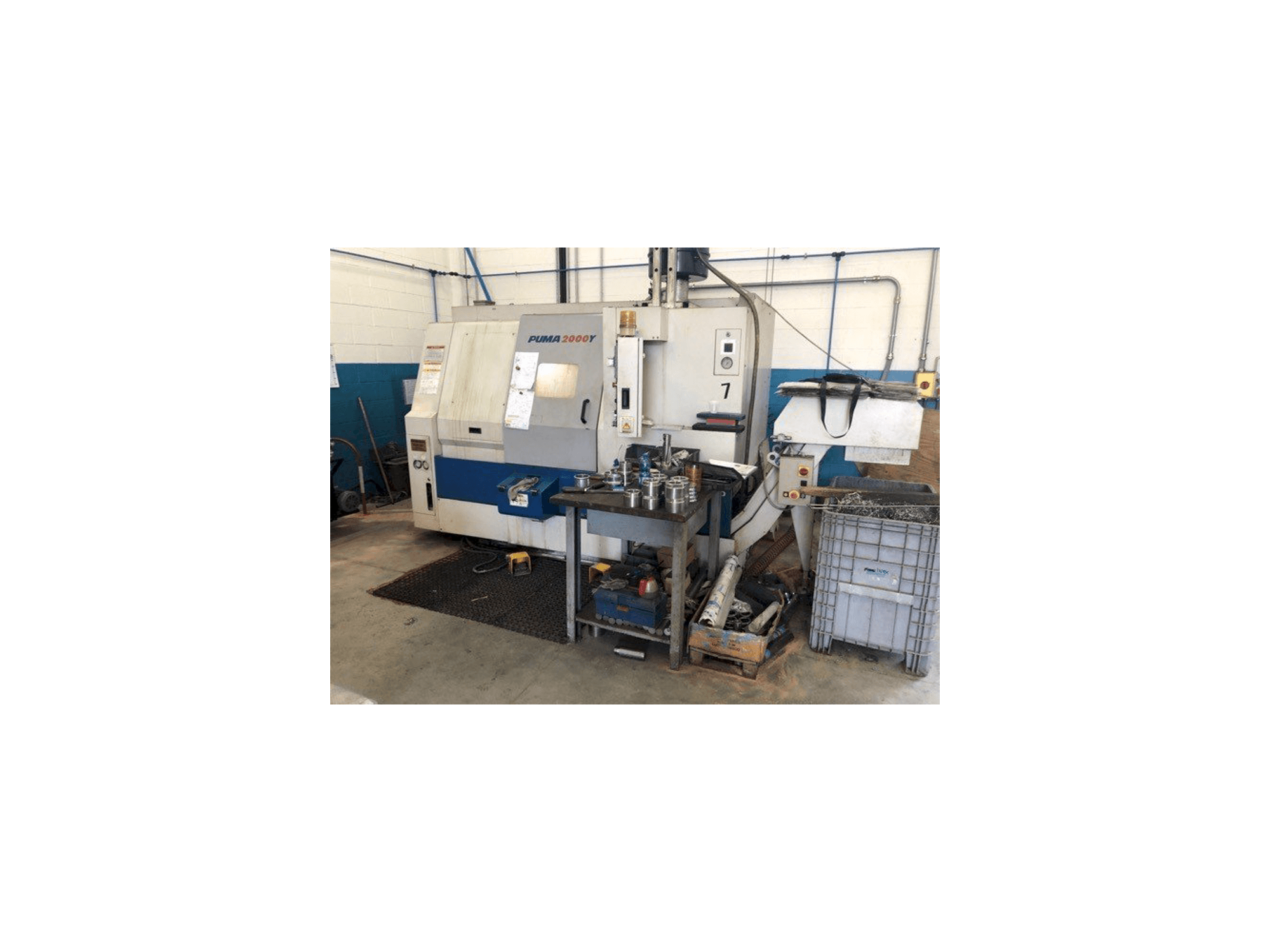 Vista frontal de la máquina DAEWOO Puma 2000Y