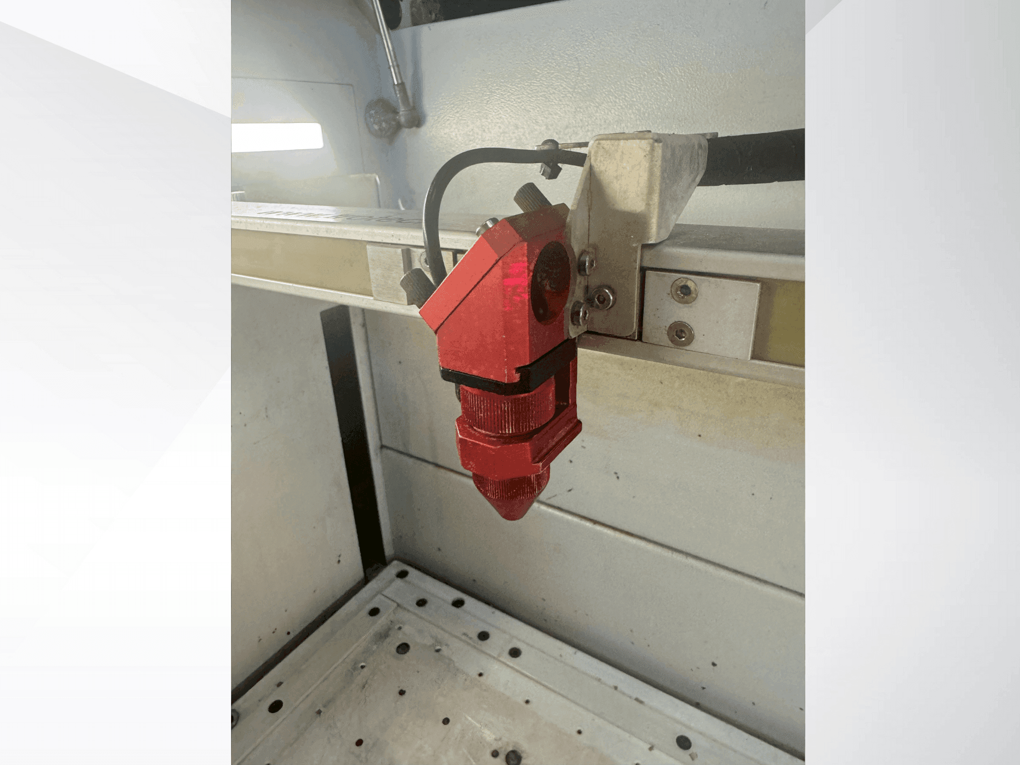 Vista frontal de la máquina Trotec Speedy 360