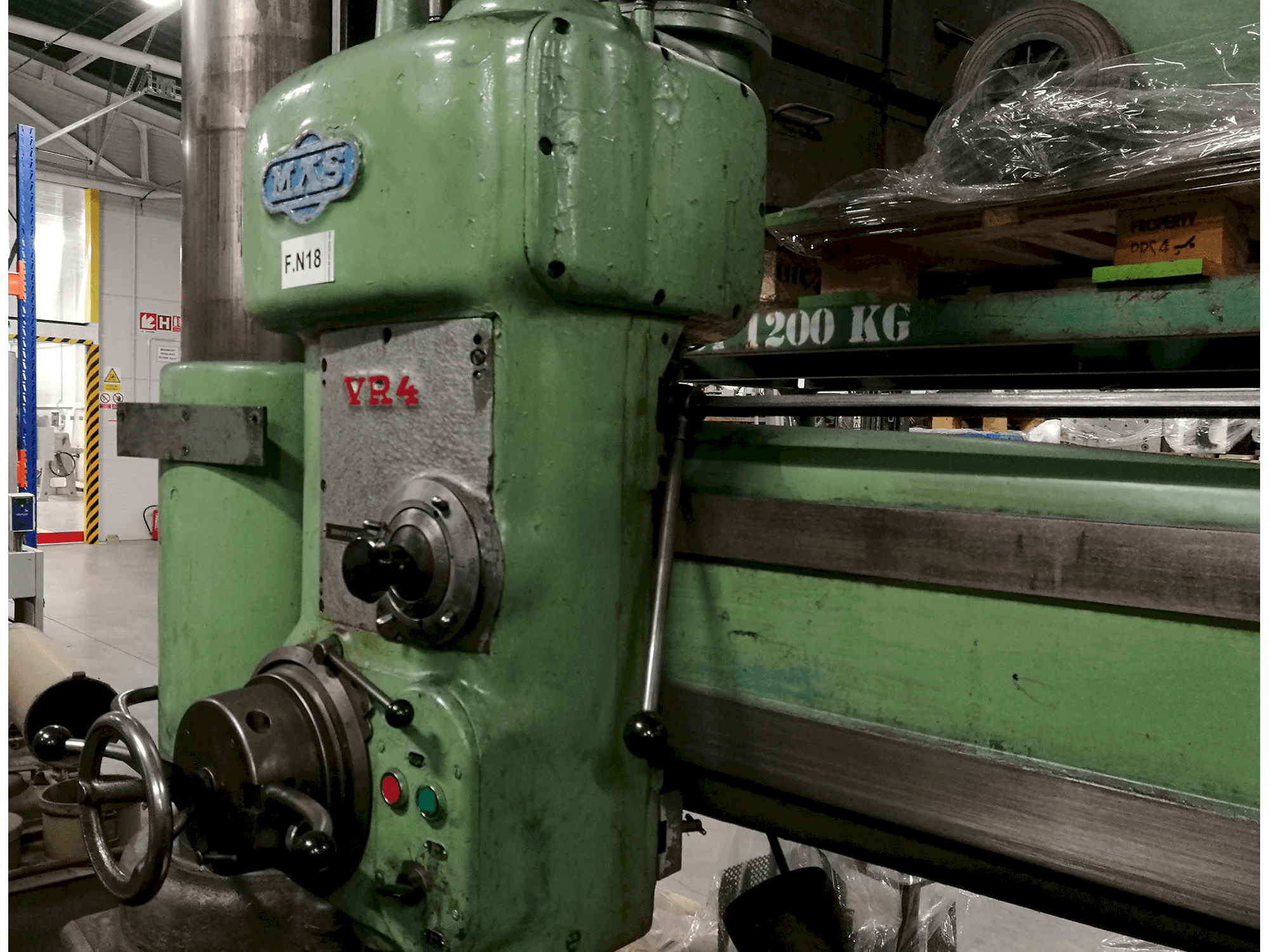 Vista izquierda de la máquina KOVOSVIT MAS VR 4