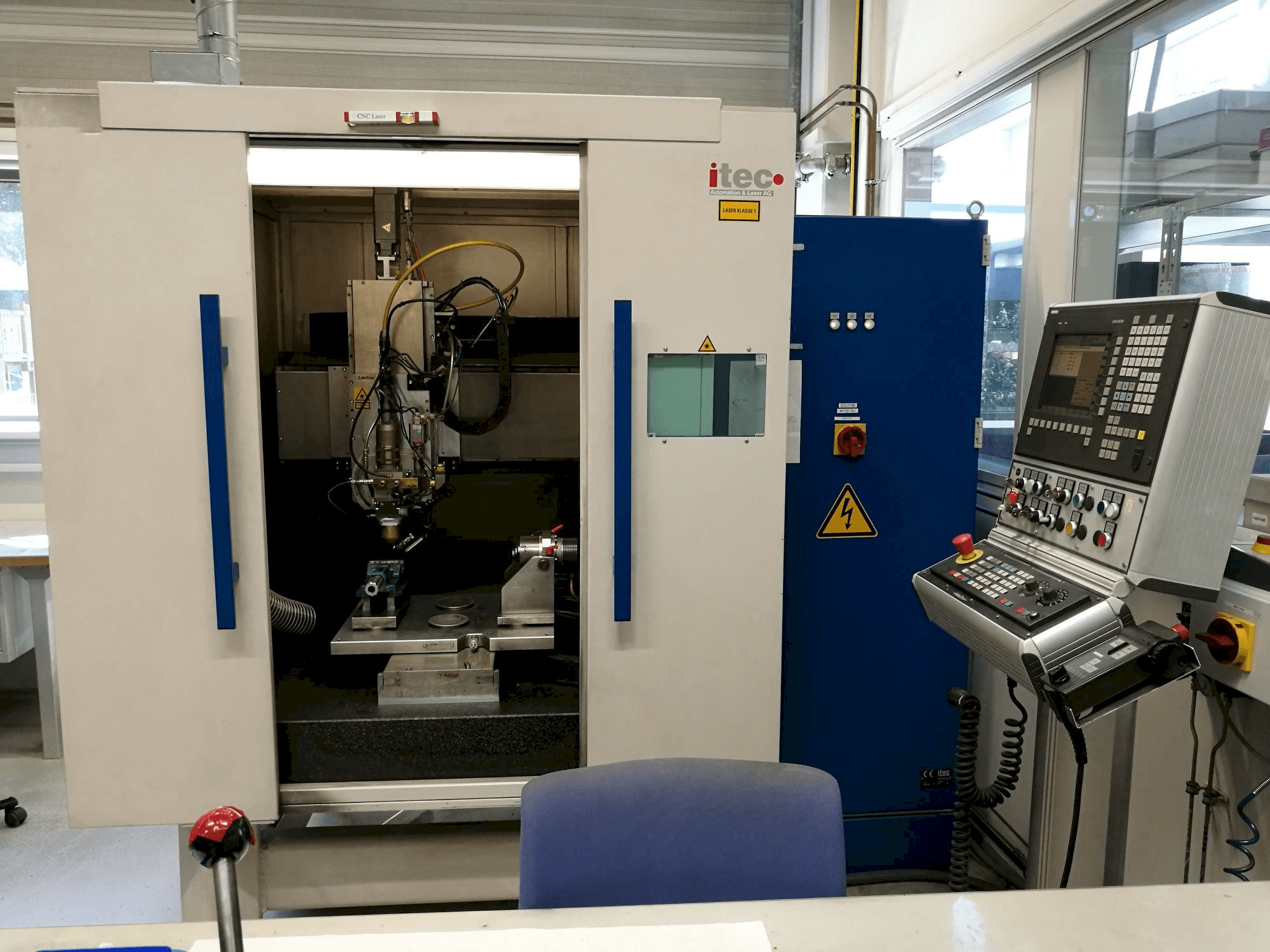 Vista frontal de la máquina ITEC vmaxS