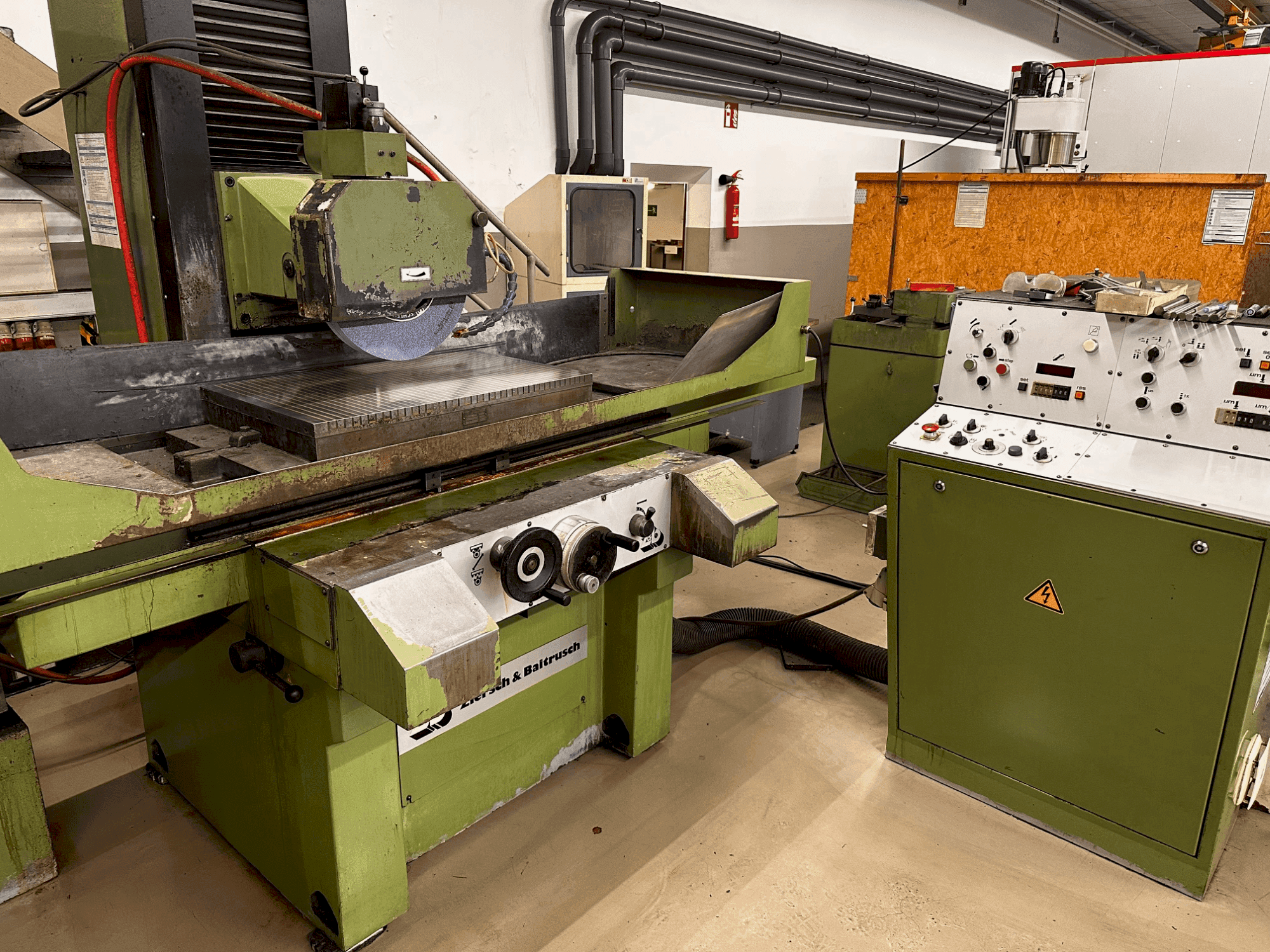 Vista frontal de la máquina Zirsch & Baltrusch n/a