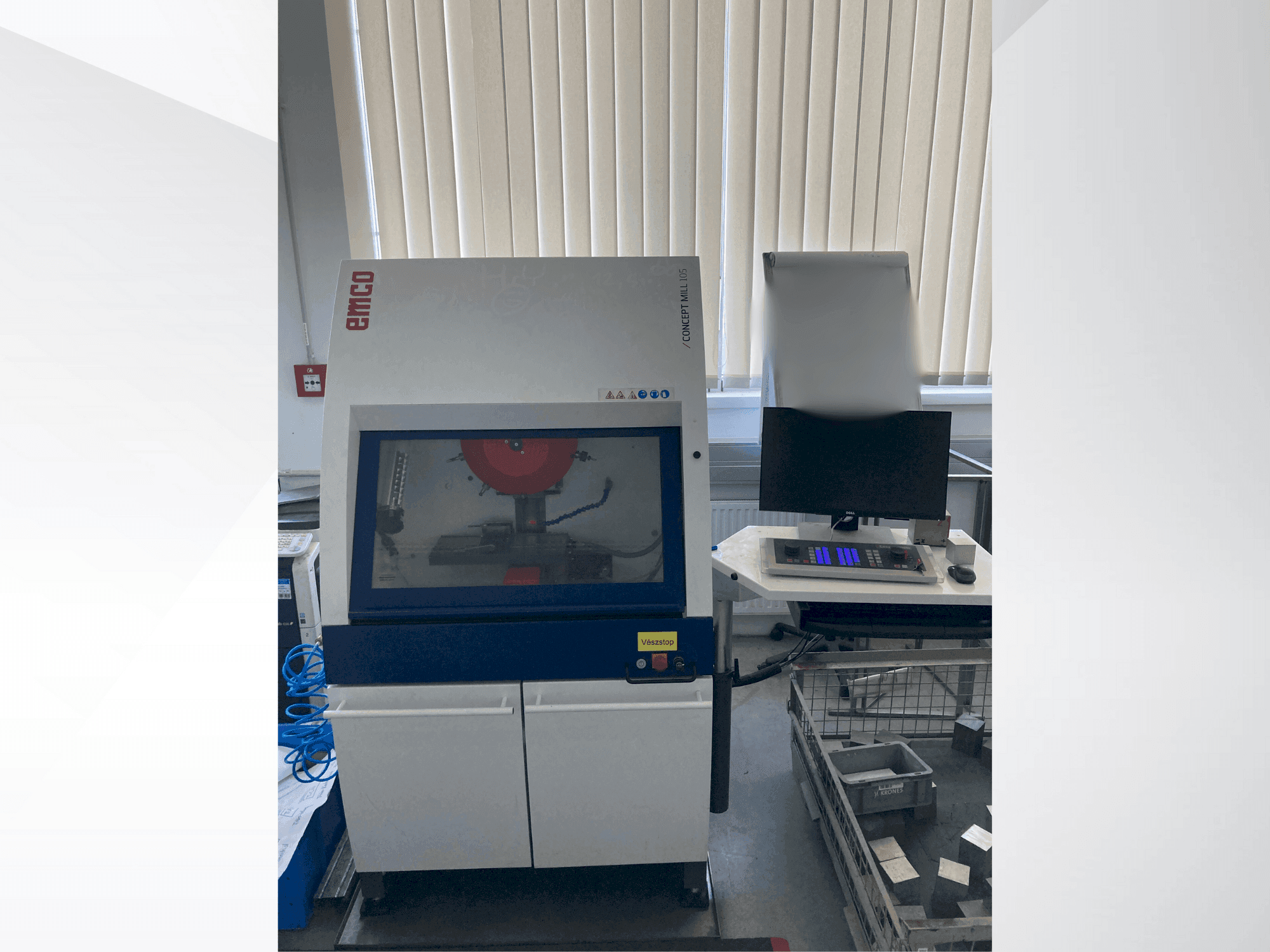 Vista frontal de la máquina EMCO Concept Mill 105