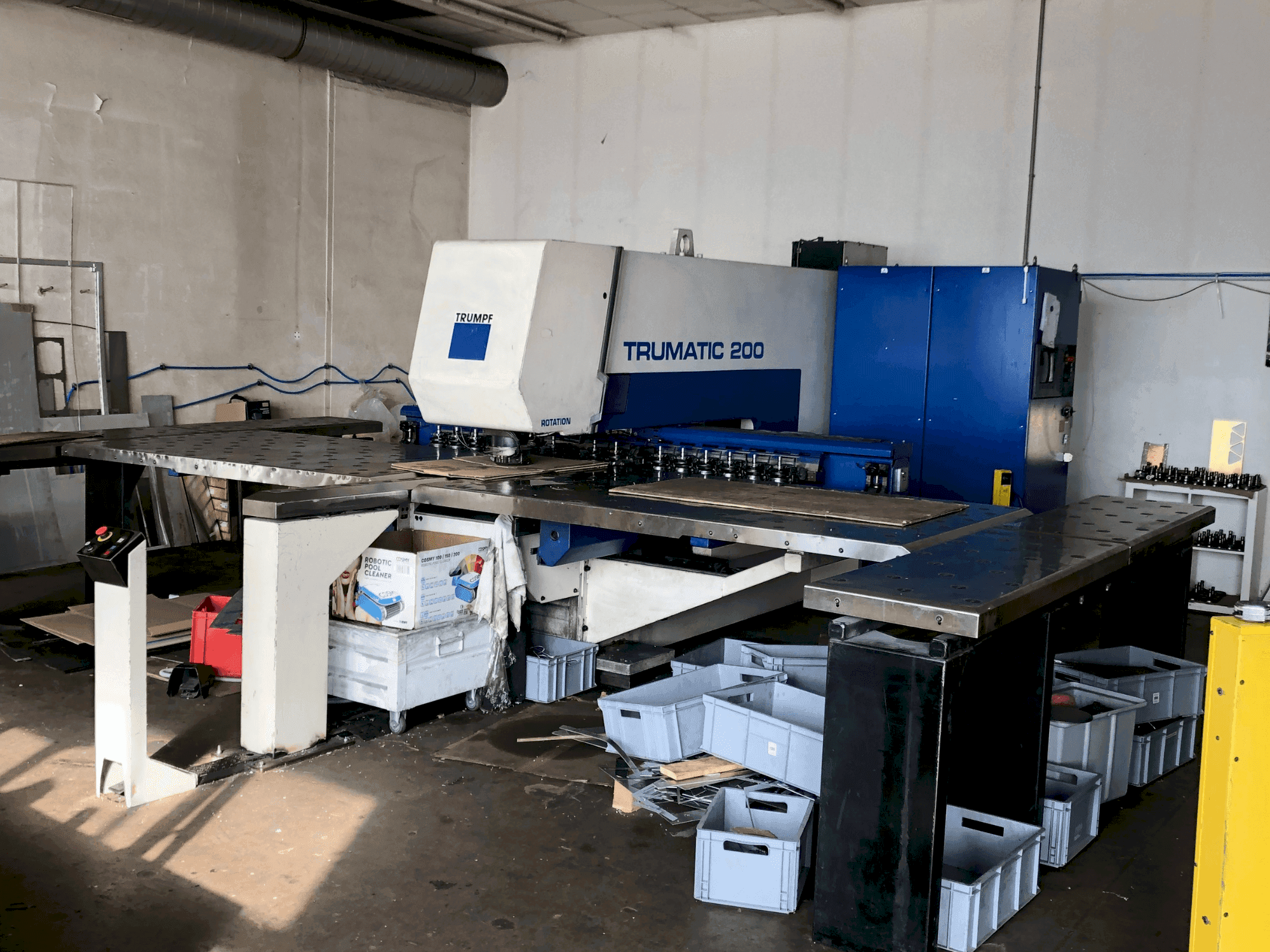 Vista frontal de la máquina TRUMPF Trumatic TC200R