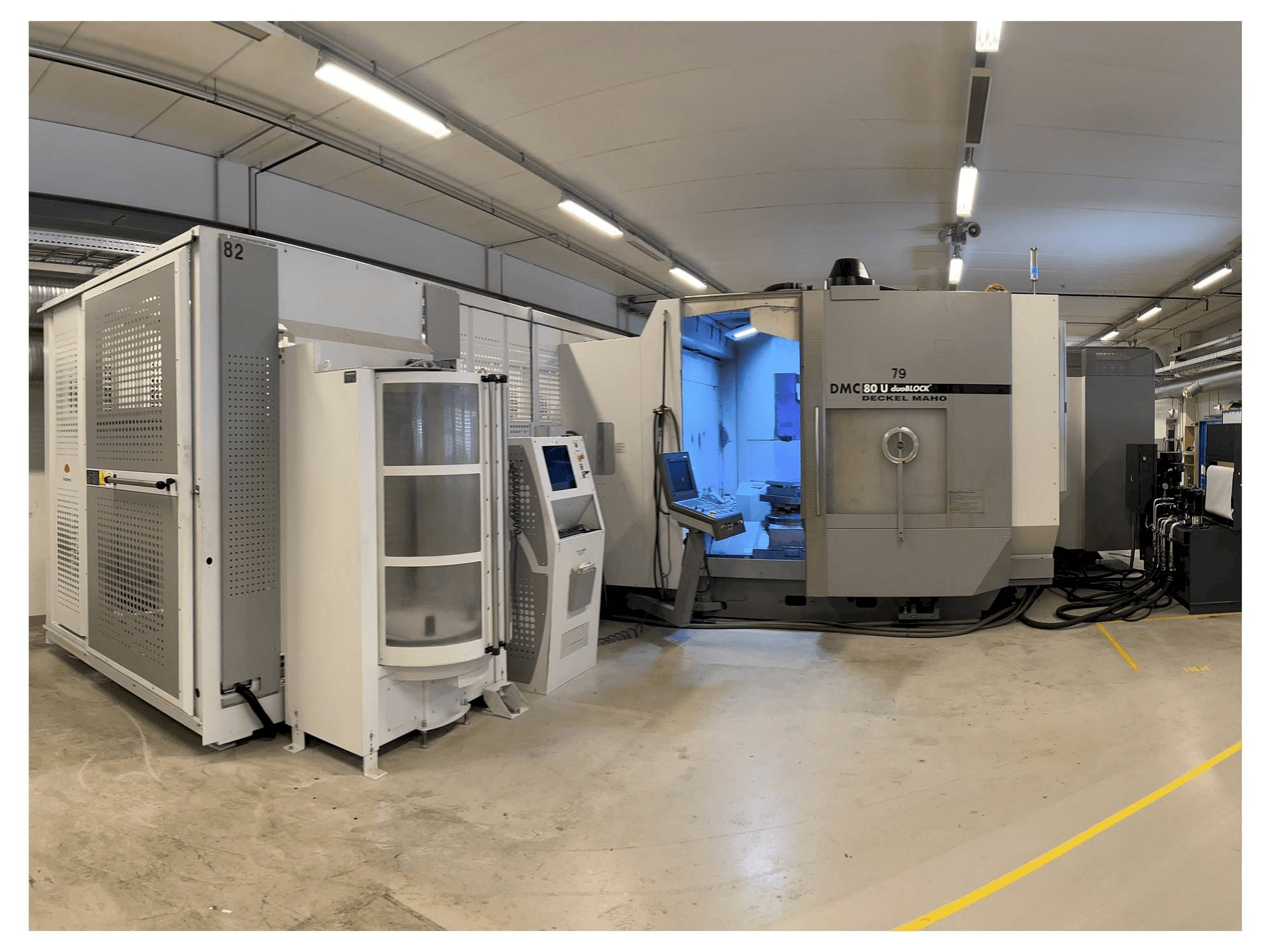 Vista frontal de la máquina DMG DMC 80 U duoBLOCK