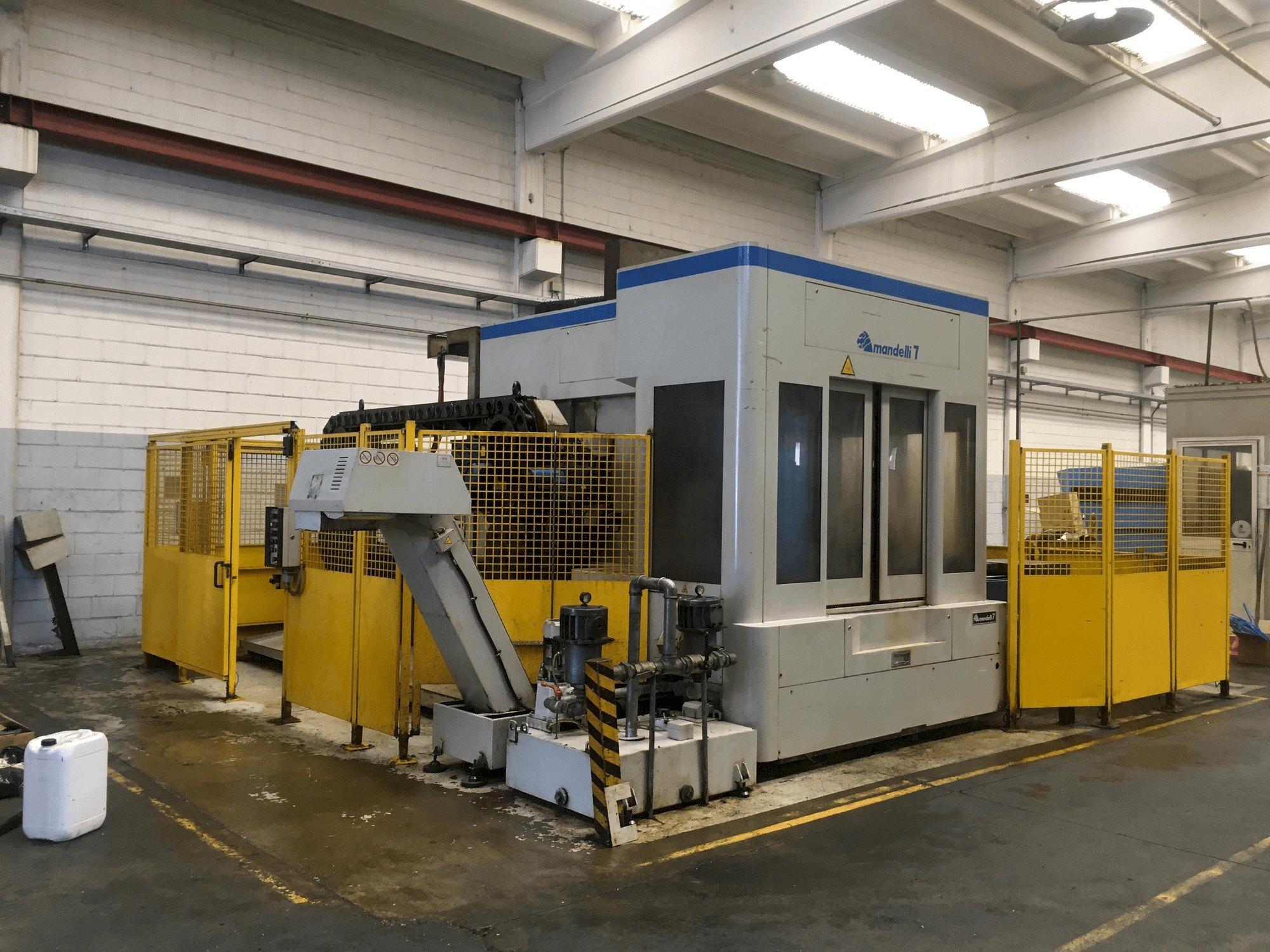 Vista frontal de la máquina Mandelli Type 7