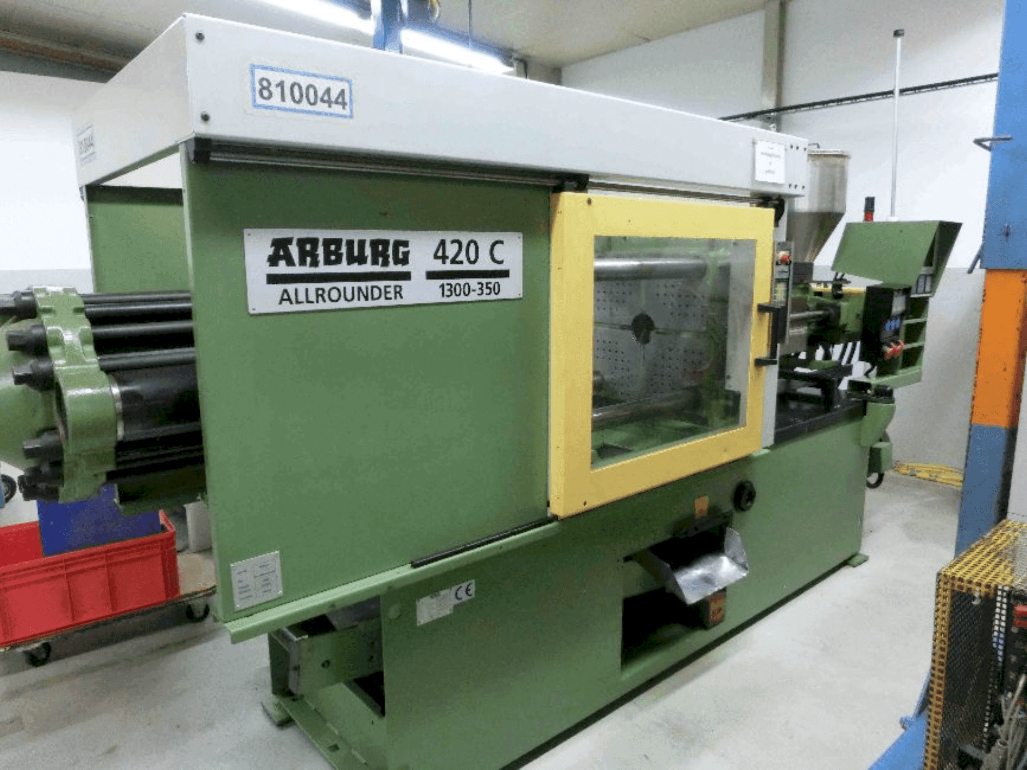 Vista frontal de la máquina Arburg Allrounder 420C 1300-350