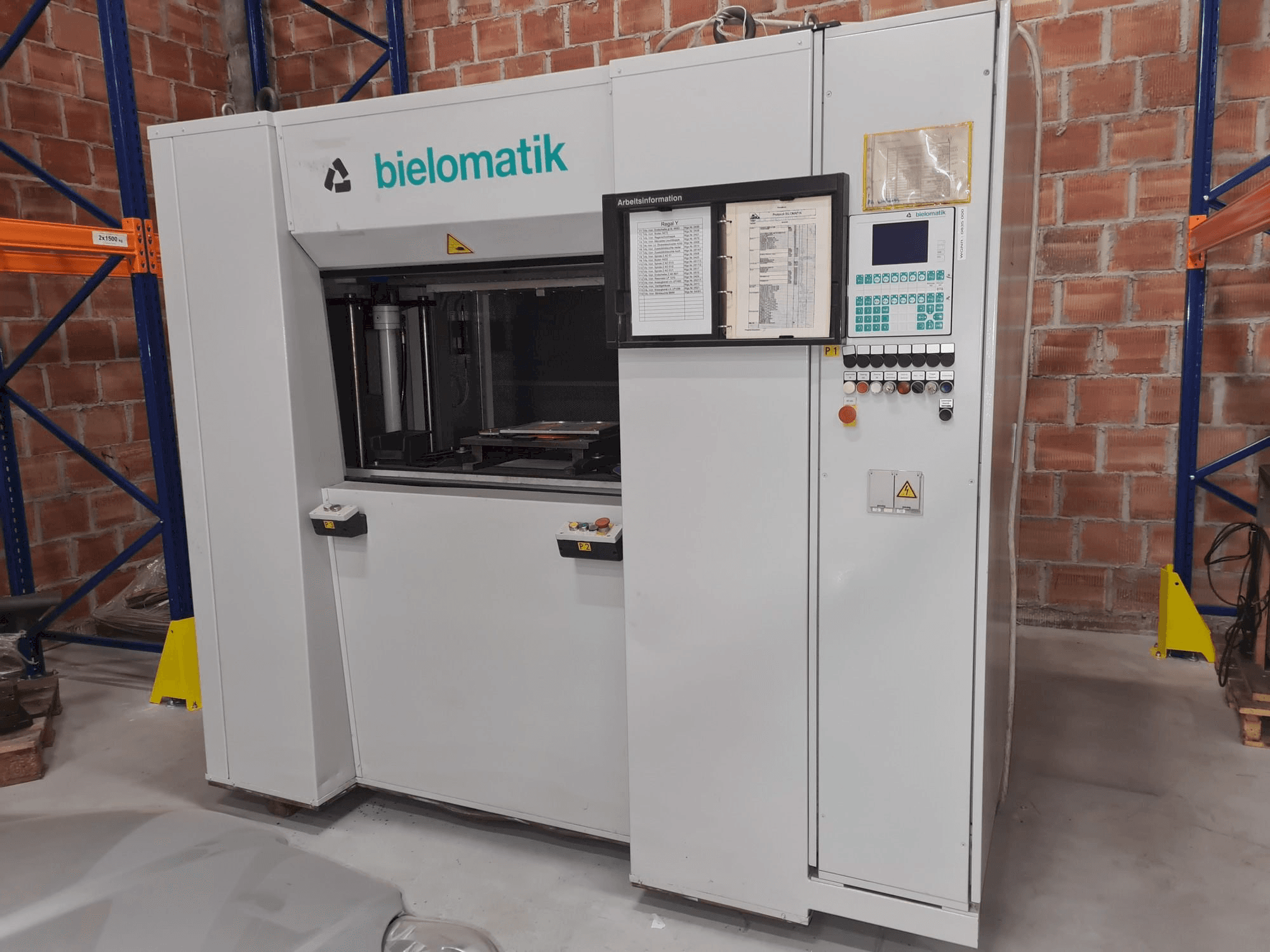 Vista frontal de la máquina bielomatik K3215