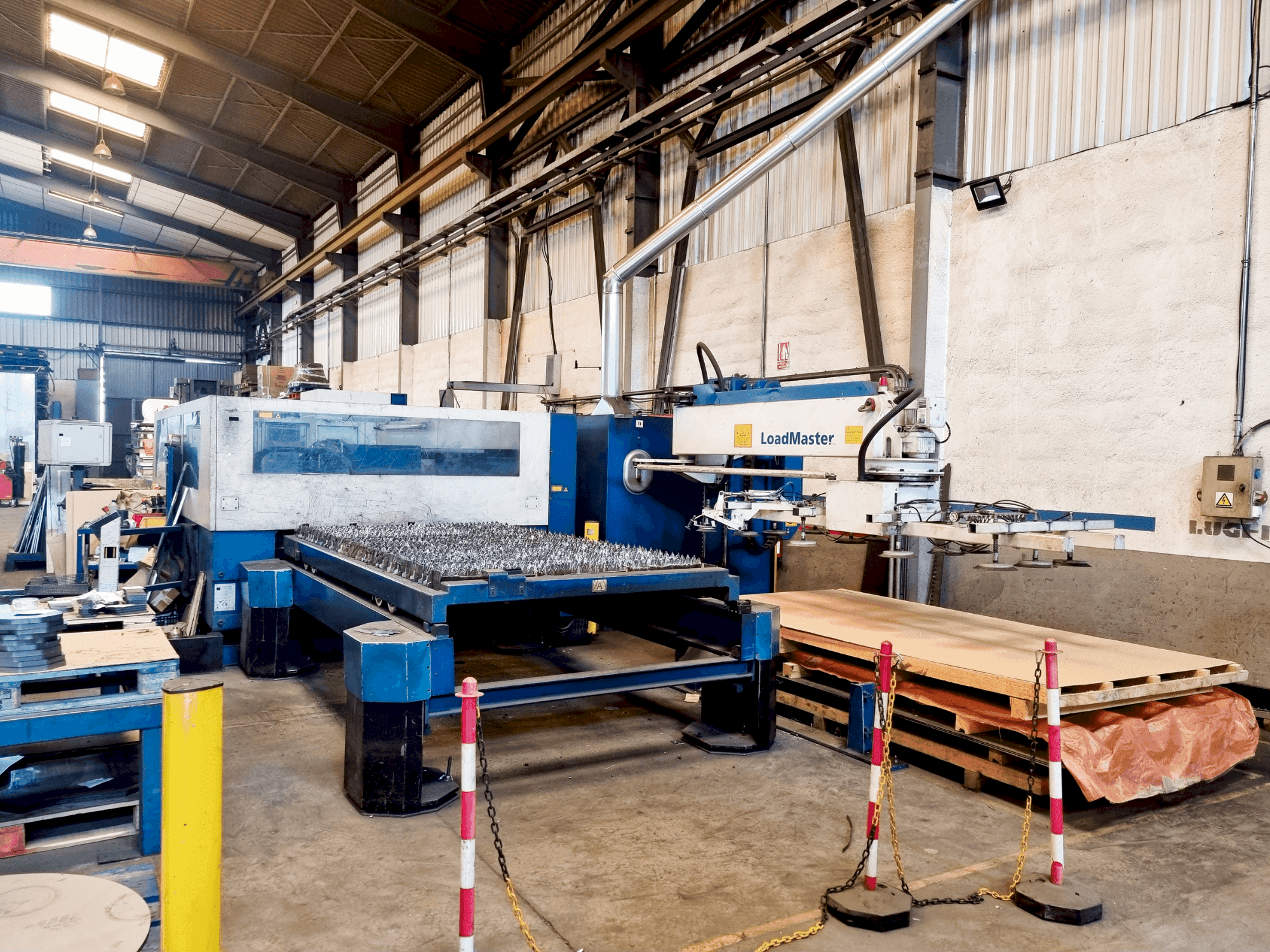 Vista frontal de la máquina TRUMPF Trumatic 3050