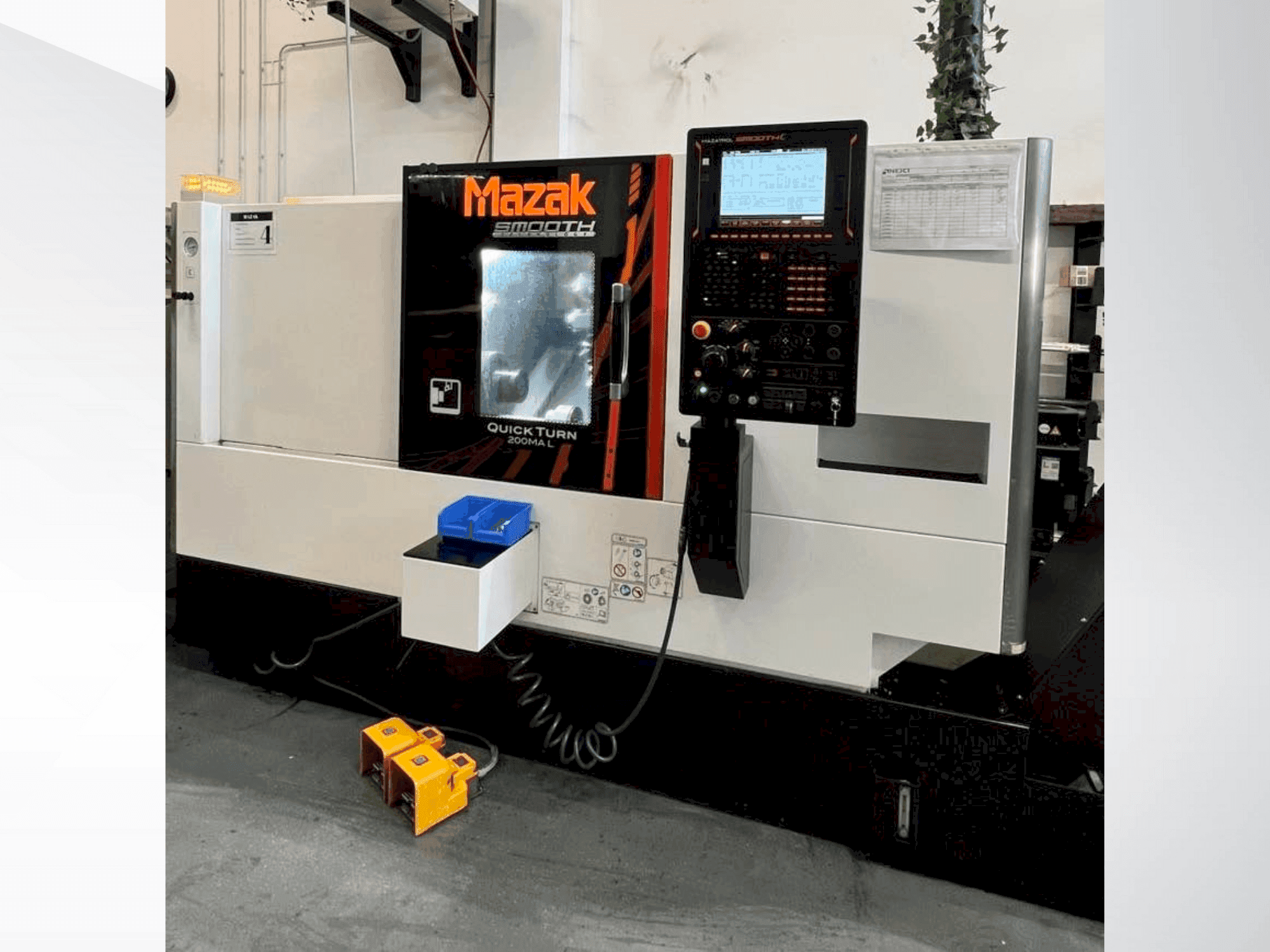 Vista frontal de la máquina Mazak Quick Turn 200MA L